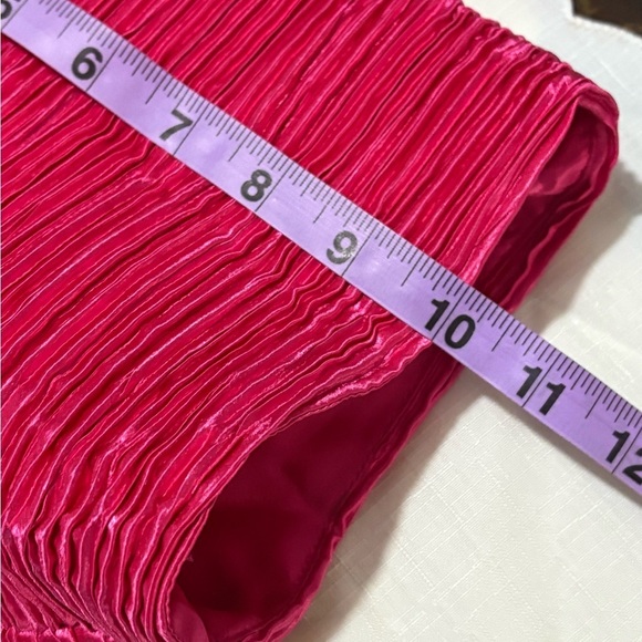 Vintage Elegant Pink Blouse with Bow Accents - Picture 10 of 11